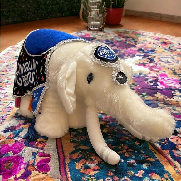 Vintage Ringling Bros Barnum & Bailey Circus Plush White Elephant 139th Edition - Picture 2 of 2
